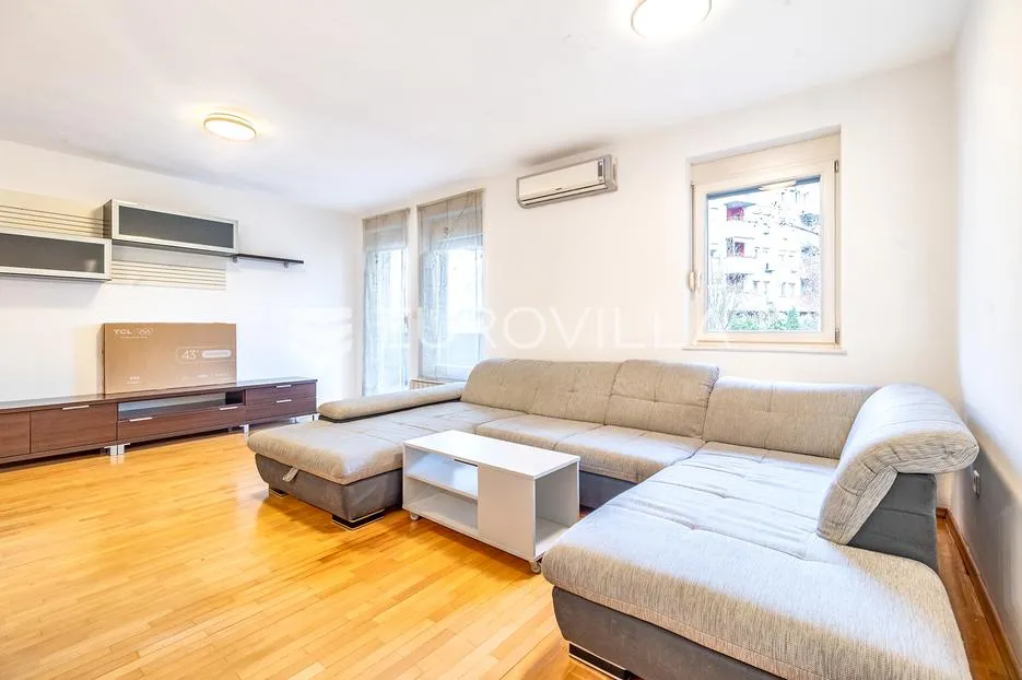 Zagreb, Vrbani III, prostran i potpuno namješten trosoban stan, 83 m²