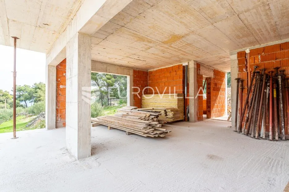 brač, sutivan, vila s dvije stambene jedinice, treći red do mora - slika 3