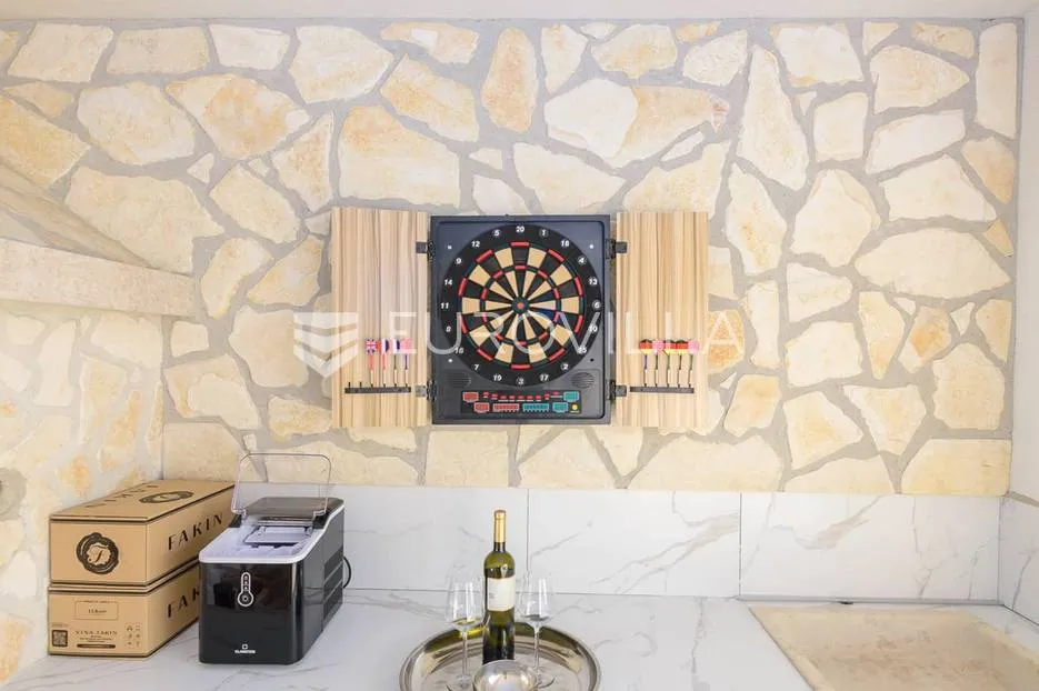 istra, juršići - prekrasna i moderna kuća 243 m2, bazen 40 m2, jacuzzi - slika 20