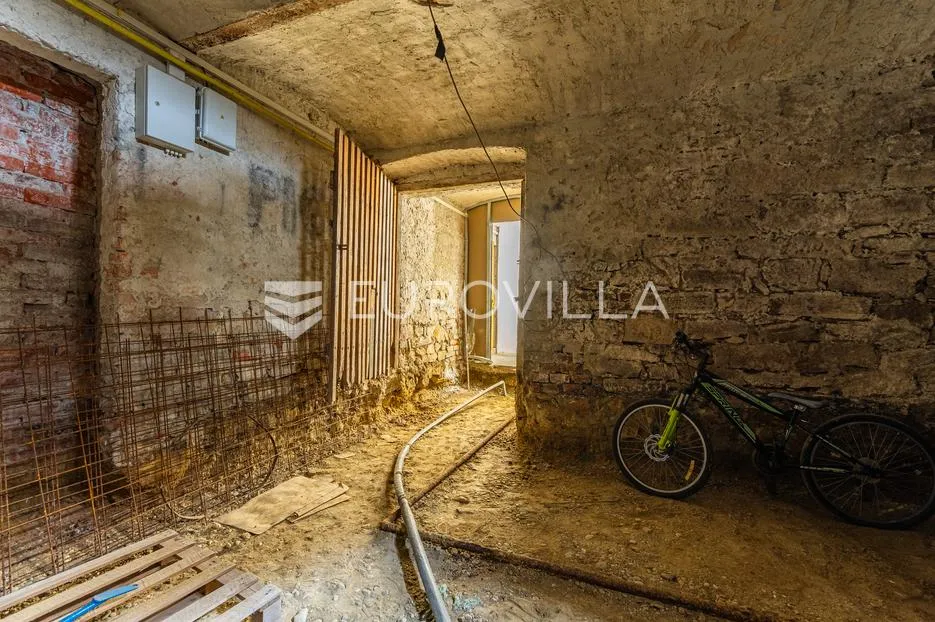 varaždin, centar, roh bau potkrovlje 135,73 m² podrum - slika 3
