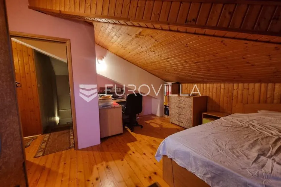 šibenik, centar, komforan stan veličine 100 m2 - slika 9