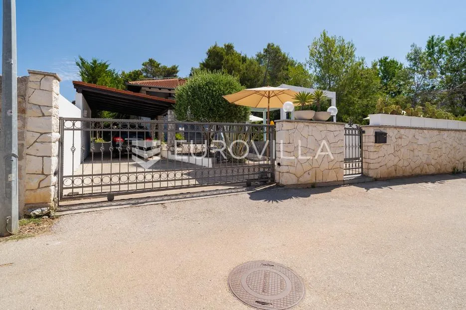 biograd na moru, jedinstvena kuća s bazenom i staklenim paviljonom - slika 65