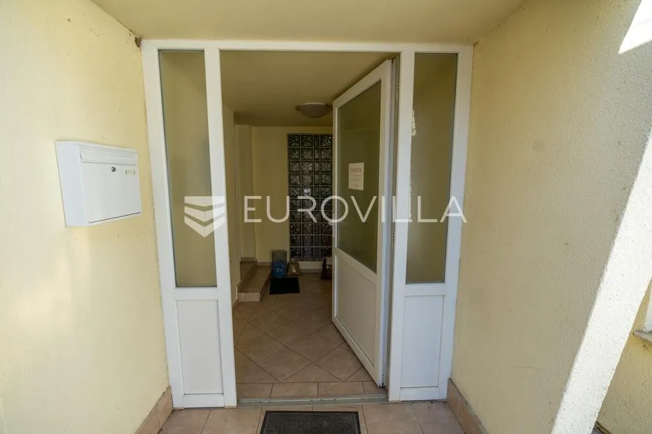 đakovo, poslovni prostor 130 m2, najam - slika 2