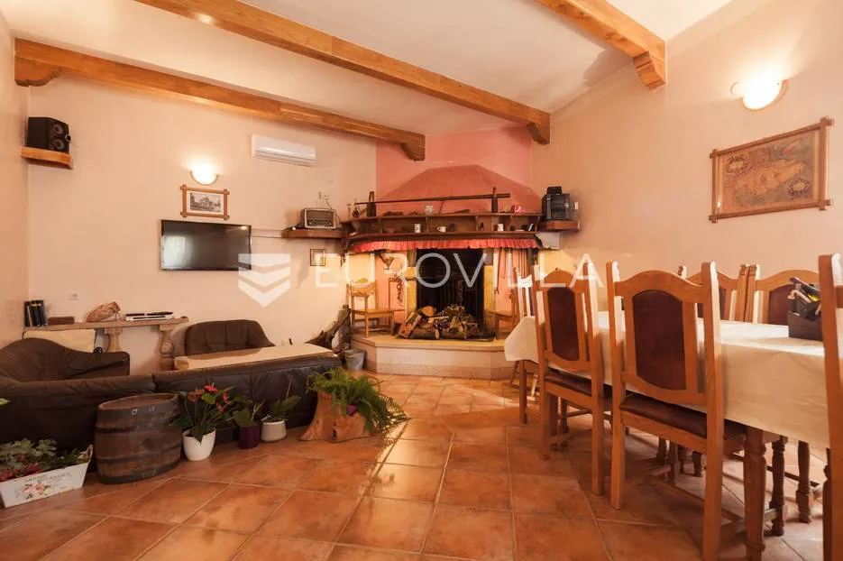 istra, banjole, prostrana stambeno poslovna kuća za odmor, 750 m², parcela 1370 m² - slika 24