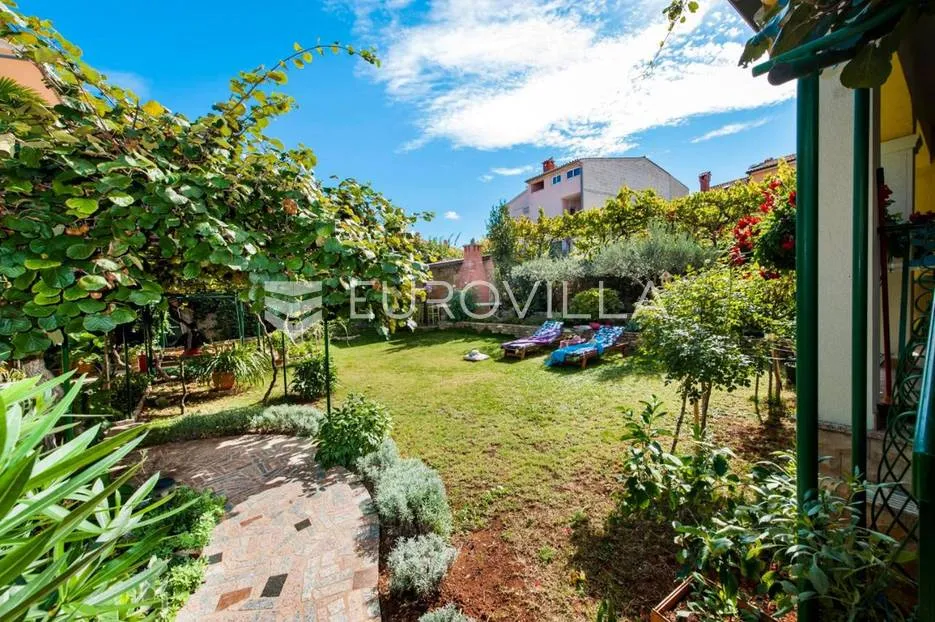 istra, rovinj, kuća 360 m2 s tri stana i zasebnom kućicom, izuzetna lokacija - slika 11