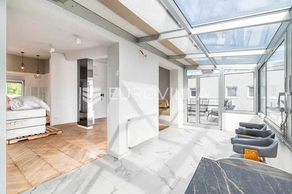 Zagreb, Ilica, prekrasan penthouse s vanjskim parkirnim mjestom 65 m² - Grmoščica