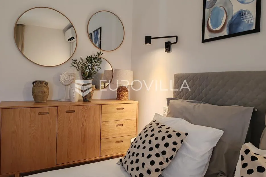 rogoznica, podorljak, novogradnja, moderno uređena kuća s bazenom, 150 m² - slika 11