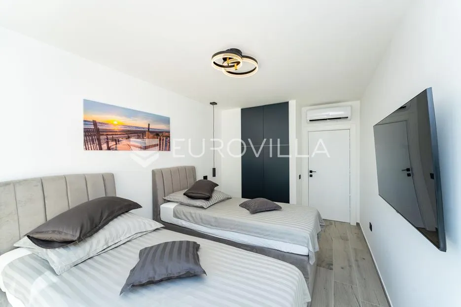 zadar, vrsi, predivna samostojeća novoizgrađena vila/kuća s bazenom - slika 24