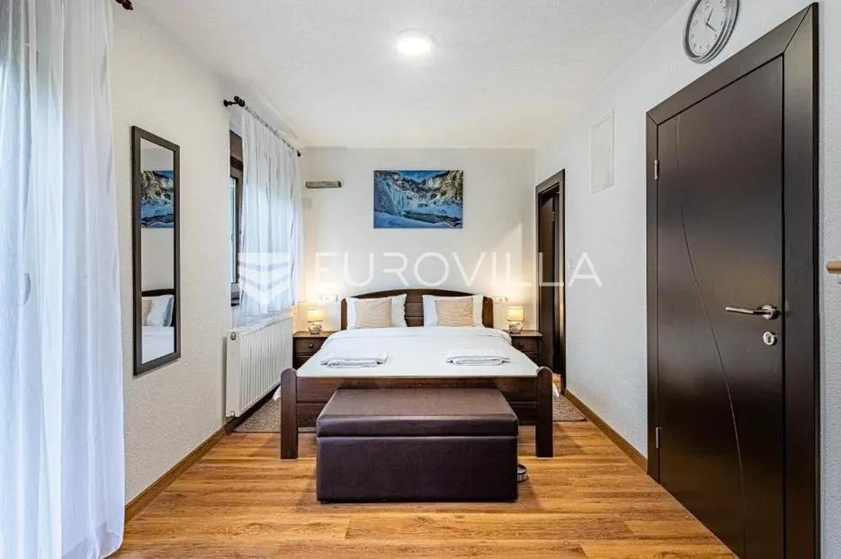 plitvička jezera, rudanovac, kuća 350 m², novouređena s 10 apartmana - slika 7