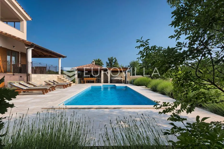 istra, svetvinčenat, 294 m² villa, bazen, jacuzzi te multifunkcionalno igralište na 2000 m² okućnice - slika 6