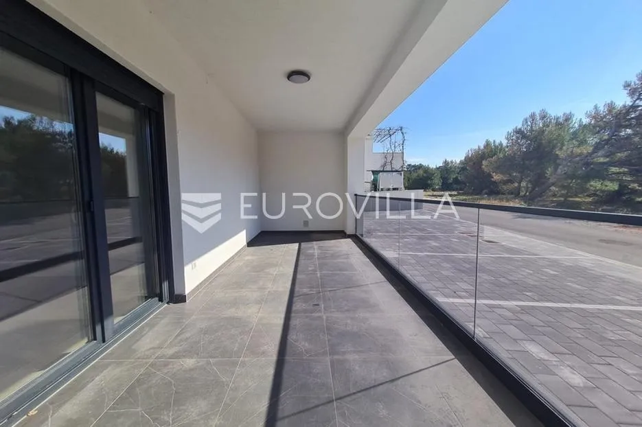 vir, luksuzan apartman u prizemlju s vrtom i pogledom na more - slika 32