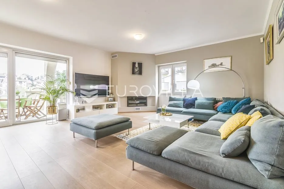 Zagreb, Mlinovi, luksuzna obiteljska vila 340 m2