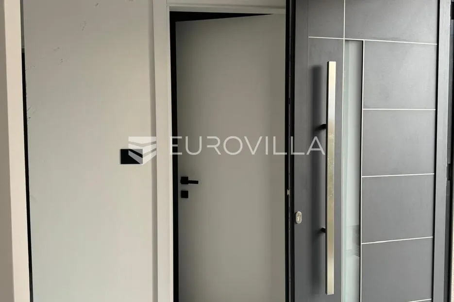opatija, pobri, dvoetažni stan s vrtom i pogledom na more, ukupne površine 162,29 m² - slika 10