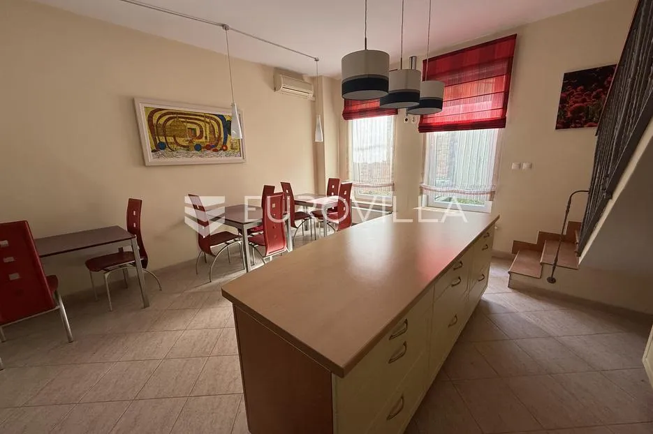 osijek, centar grada, na prodaju kuća površine 123 m² u staroj gradskoj jezgri - slika 2