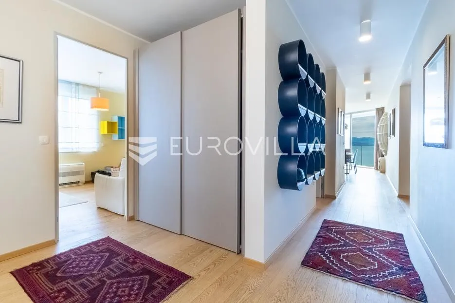 opatija, volosko, luksuzan penthaus 267 m², krovna terasa s jacuzzijem - slika 24