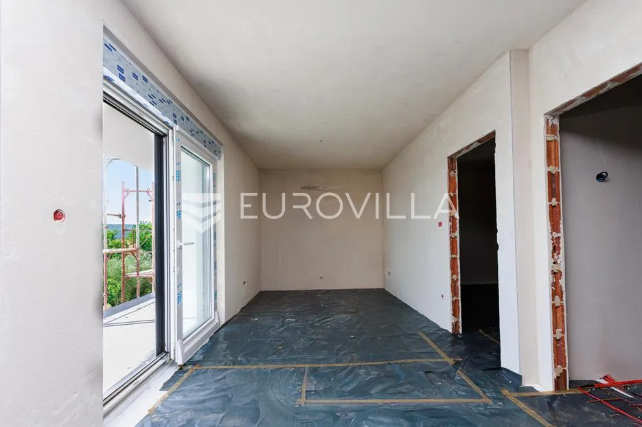 otok krk, čižići, trosoban stan 200 m od mora, novogradnja - slika 8
