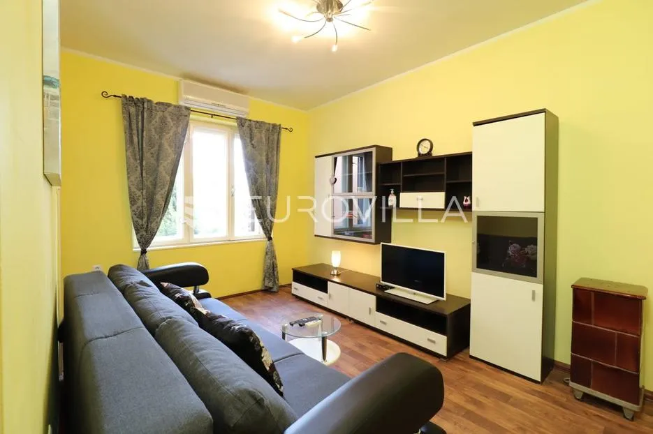 opatija, dvosoban stan od 43 m² u centru opatije - slika 4