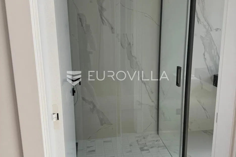 opatija, pobri, dvoetažni stan s vrtom i pogledom na more, ukupne površine 162,29 m² - slika 15