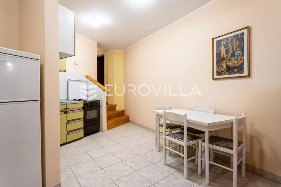 vodice, dvosoban stan na 1. katu i poslovni prostor u prizemlju, 165,52 m² - slika 4