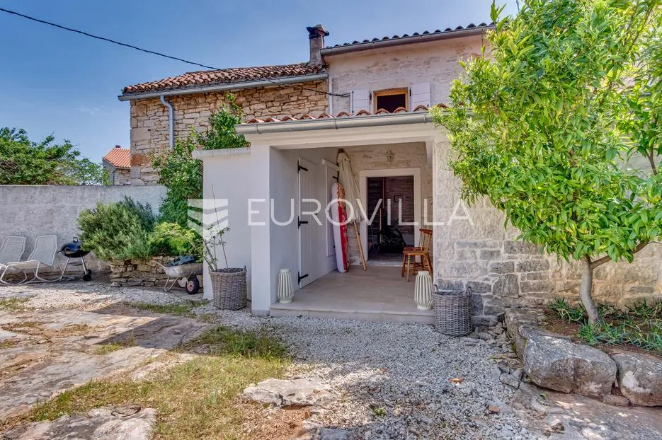 istra, svetvinčenat, imanje s dvije kamene kuće i okućnicom od 2.272 m² - slika 10