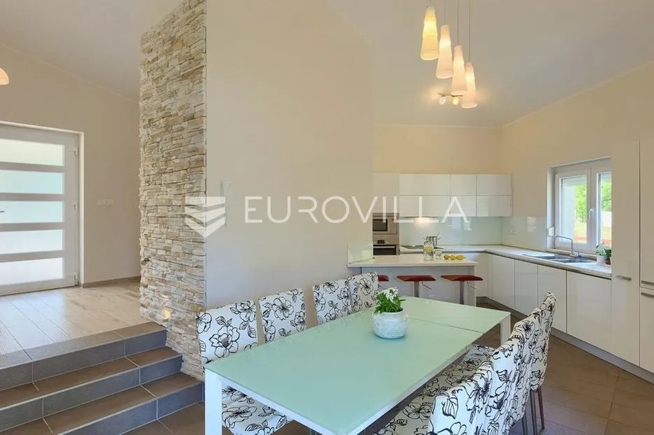 labin, kršan, prekrasna samostojeća kuća s bazenom na prostranom zemljištu od 4261 m²,mirna lokacija - slika 15