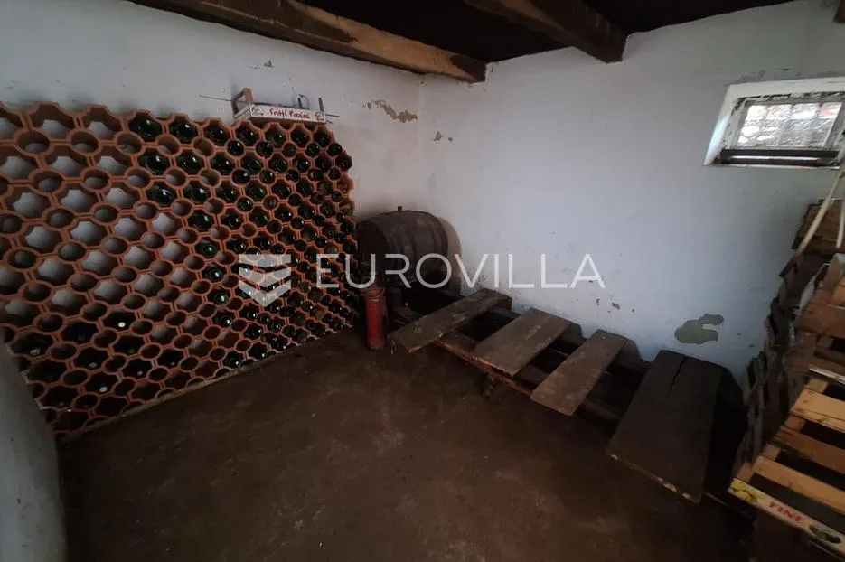 duga resa, dvorjanci, drvena kuća s pomoćnim objektom 100 m², mirna lokacija - slika 7