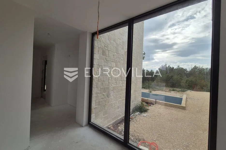 istra, veleniki, kamena vila s bazenom - slika 43