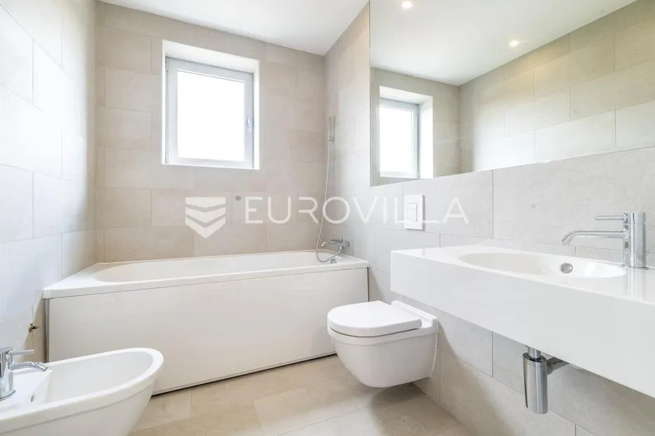 zagreb, gračani, novogradnja, dvoetažan peterosoban stan 228,66 m² s vrtom - slika 12