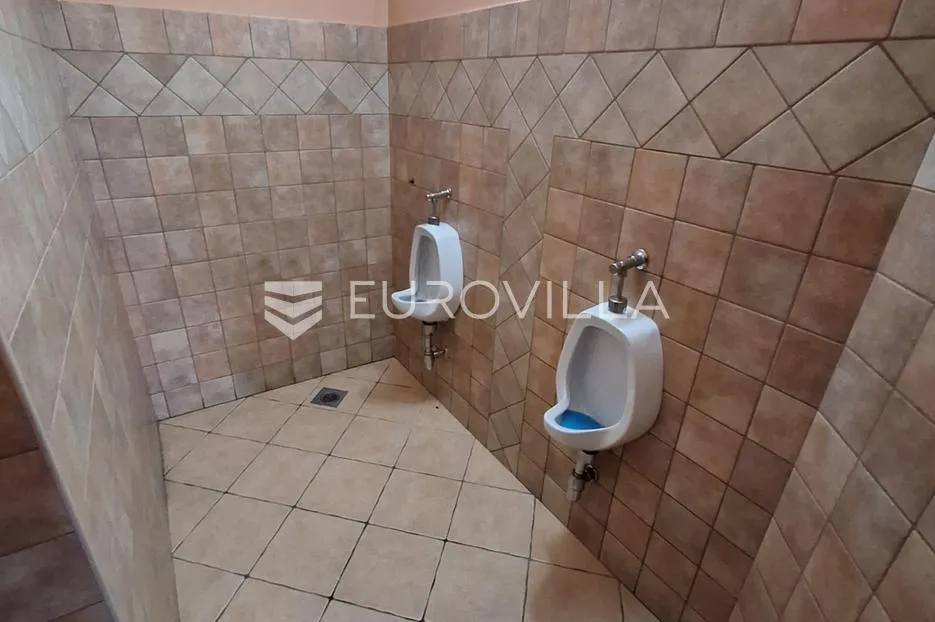 karlovac, poslovni prostor, restoran 300 m², odlična lokacija, sav inventar - slika 19