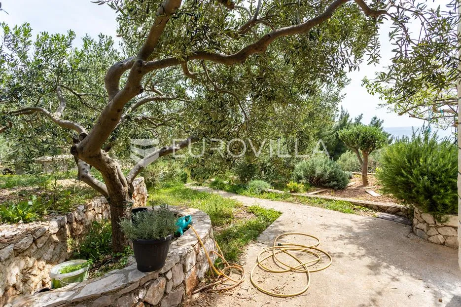hvar, prekrasna nekretnina na južnoj strani otoka s otvorenim pogledom na more - slika 19