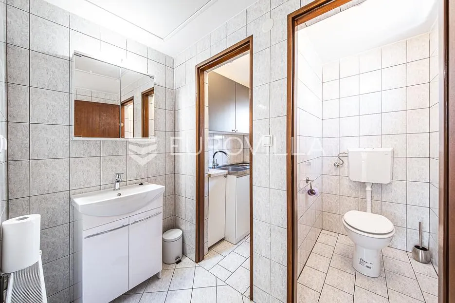 zagreb, lučko, poslovni prostor 55 m² - slika 5