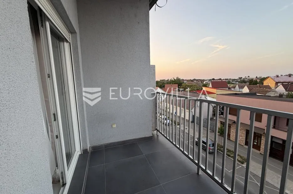 đakovo, centar, prostran trosoban stan od 112 m² u zgradi s liftom - slika 41