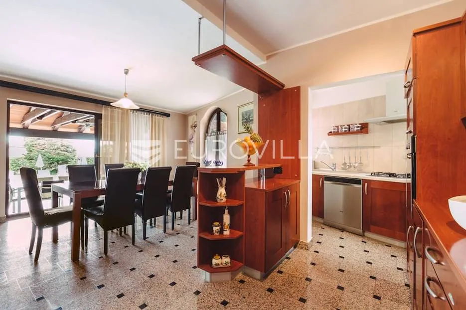 pula, veli vrh - prekrasna luksuzna i moderna kuća 347 m2 s bazenom 27 m2 - slika 35