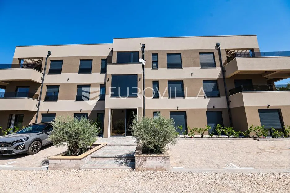 zadar, privlaka, trosoban stan na prvom katu s pogledom na more 113,95 m² - slika 11