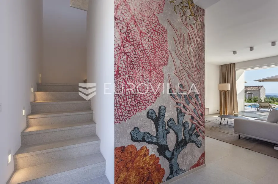 rovinj, ekskluzivna vila s bazenom i panoramskim pogledom na more - slika 13