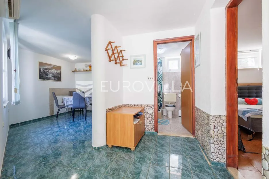 istra, medulin, potpuno namješten stan s dvorištem, blizu mora i svih sadržaja - slika 4