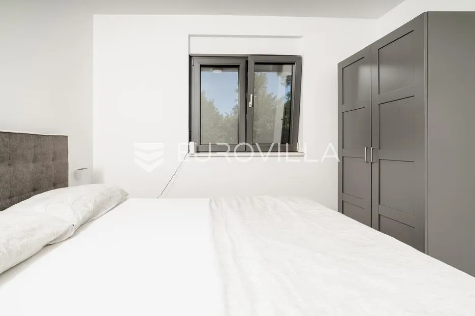 zadar, privlaka, dvosoban stan s vrtom, 83,47 m² - slika 11