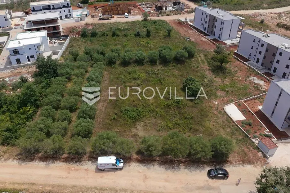 istra, tar, građevinsko zemljište 3330 m2 - slika 4