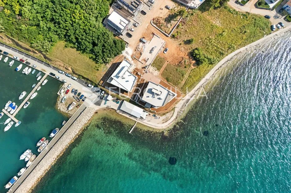 zadar, privlaka, luksuzni dvosoban stan 1. red do mora, 107,60 m² - slika 19