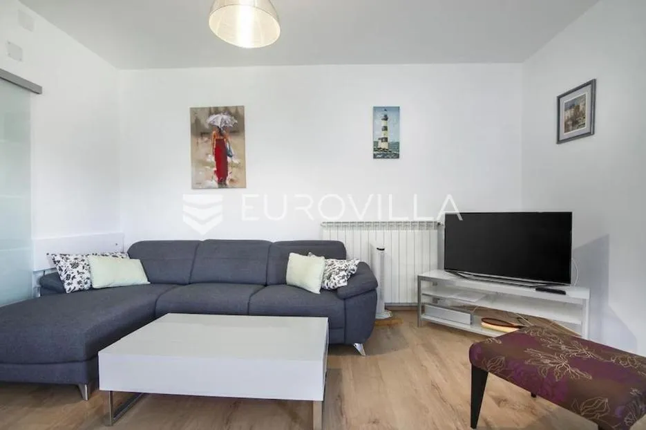 banjole, prekrasna uređena kuća nkp 350 m2 na velikoj okućnici od 3300 m2 - slika 20