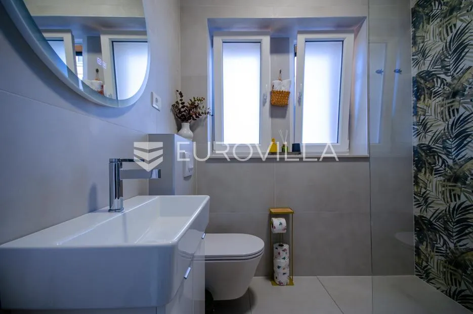 split, tršćanska - renovirani stan s parkirnim mjestom - slika 9