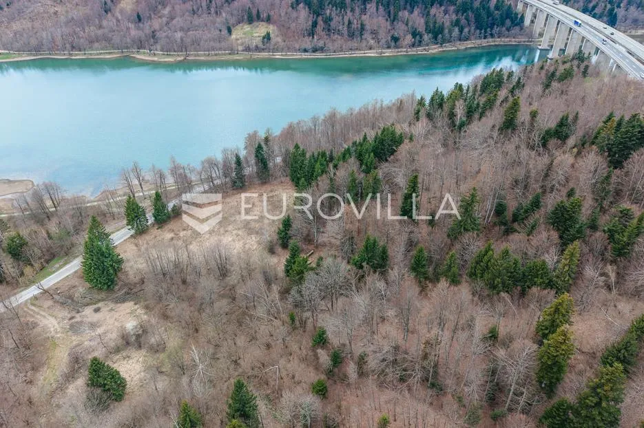 fužine, ekskluzivno zemljište 15.025 m² uz jezero bajer s lokacijskom dozvolom za turističko naselje - slika 7
