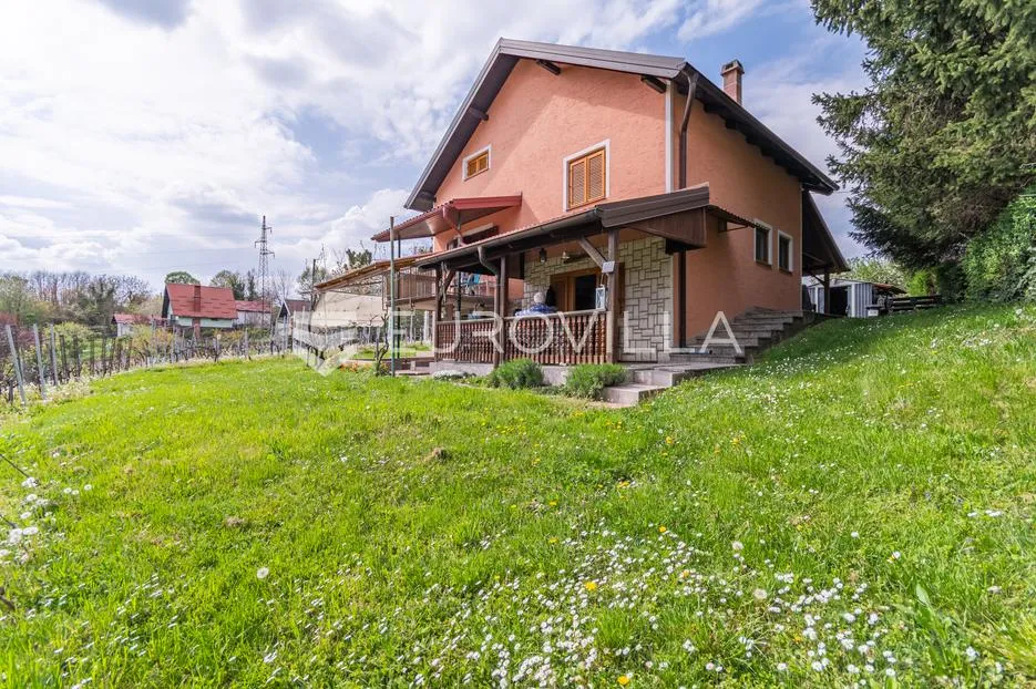 Varaždinske Toplice, Martinkovec, mirna oaza s vikend kućom i velikim vinogradarskim potencijalom