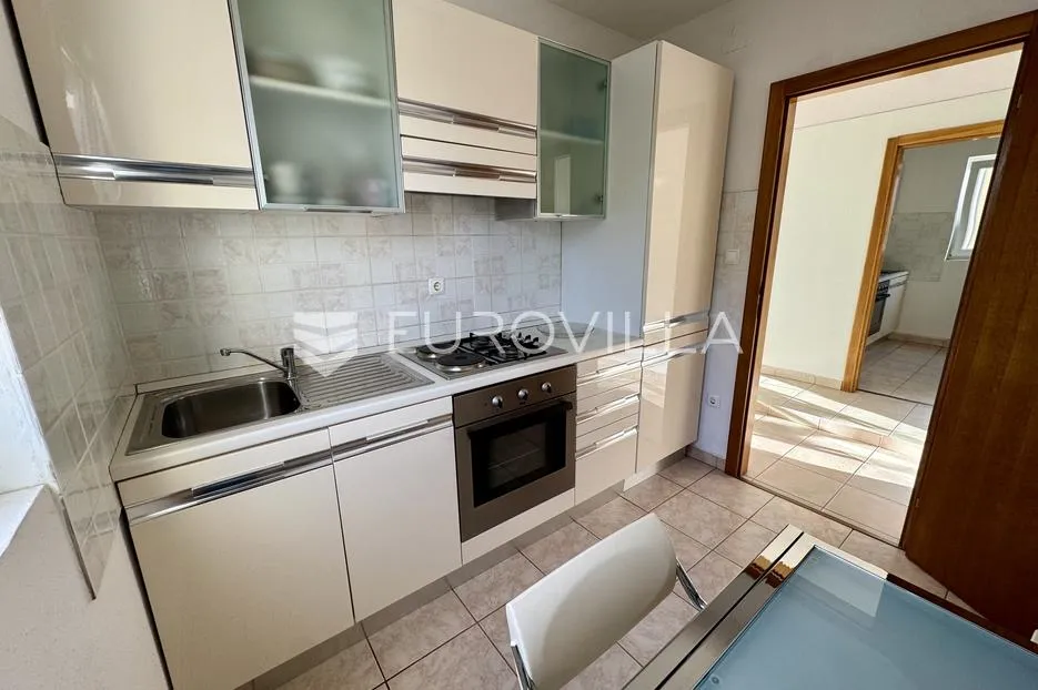 jadranovo, odličan stan 47 m² s dva balkona, 380 m od mora - slika 5