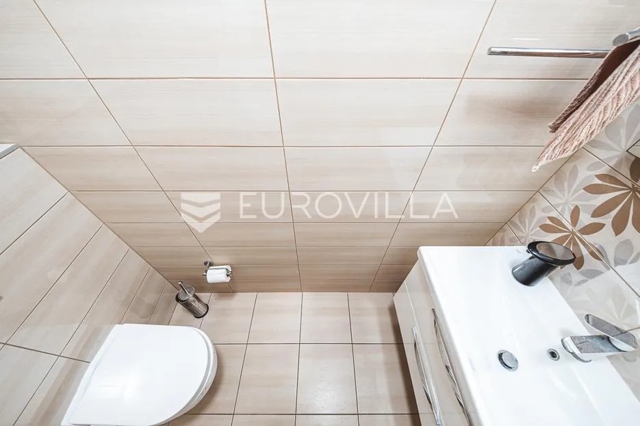 samobor, prekrasna moderna kuća 301 m² - slika 16