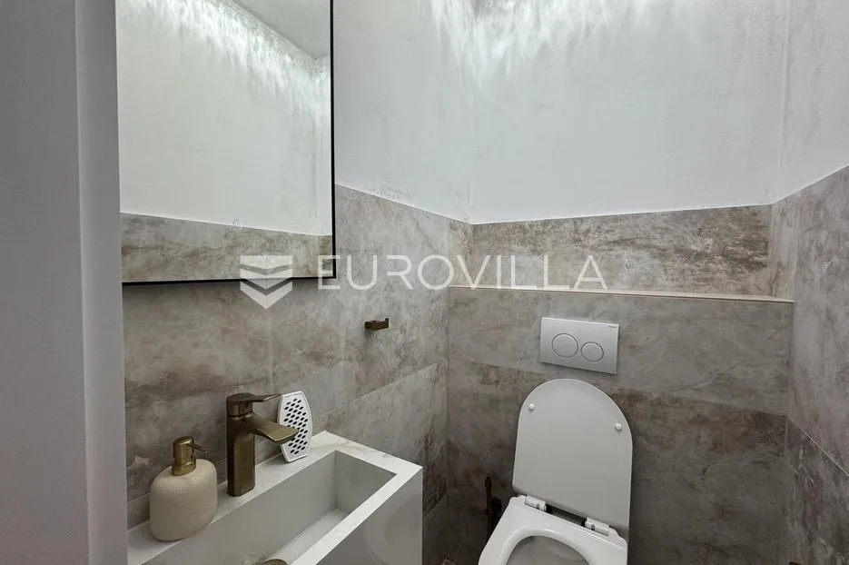 istra, rovinj, luksuzni stan 130m2 s 4 spavaće sobe na 2. katu novogradnje - najam do 1.6. - slika 19
