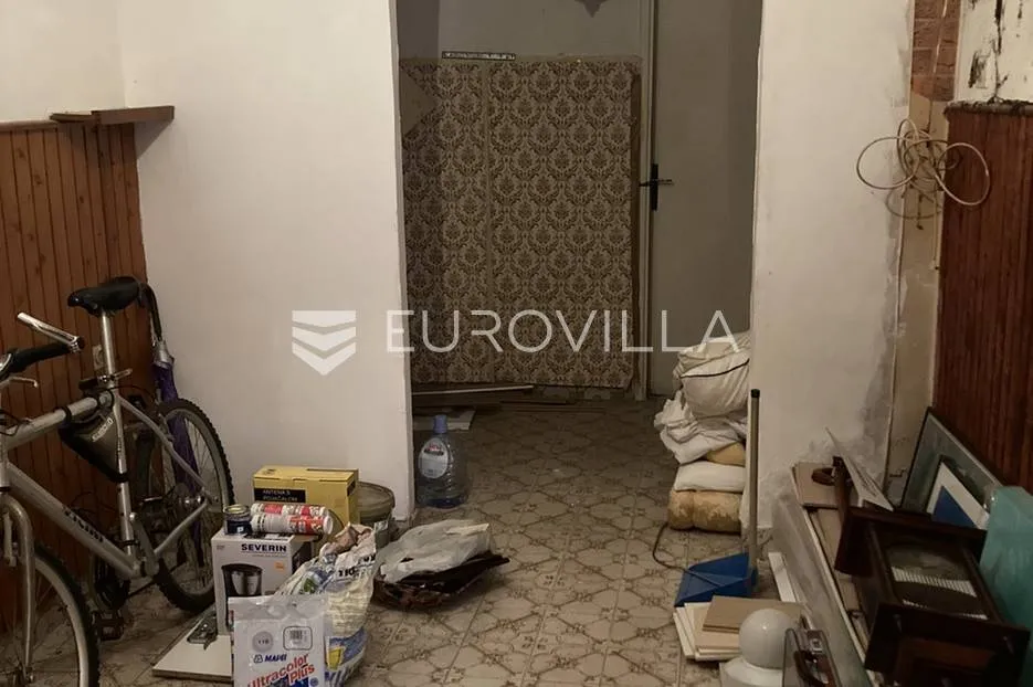centar rovinja, kuća u nizu, 20 m do rive i mora, ogroman potencijal - slika 8