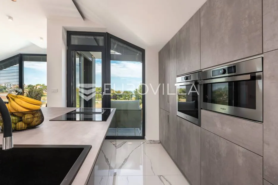 istra, funtana, ekskluzivna vila prvi red do mora - slika 26
