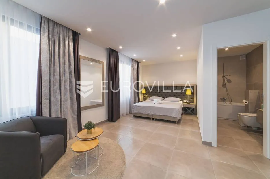 trogir, luksuzna vila s bazenom, nkp 368 m2 - slika 29