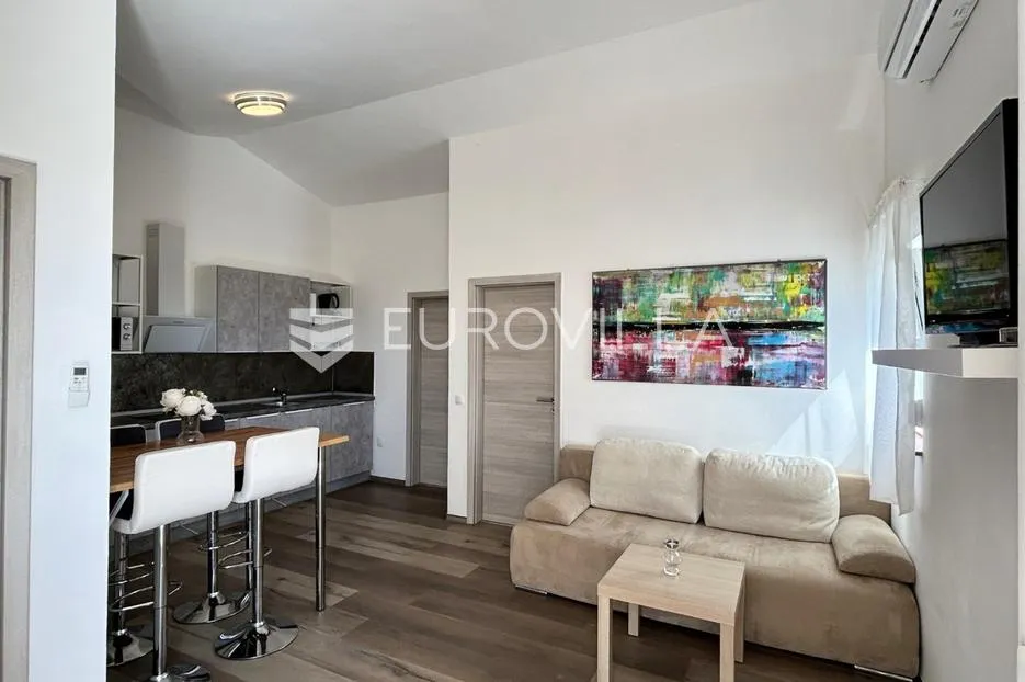 vir, atraktivna apartmanska kuća s 4 stambene jedinice udaljene 150 m od plaže - slika 14